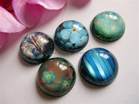 cabochons en verre et résine - processus et outils